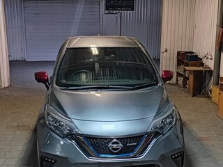2017 Nissan Note Nismo e-Power II Рестайлинг, серый, 1420000 рублей, вид 4