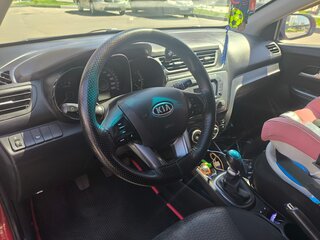 2012 Kia Rio 5-speed III, красный, 750000 рублей, вид 5