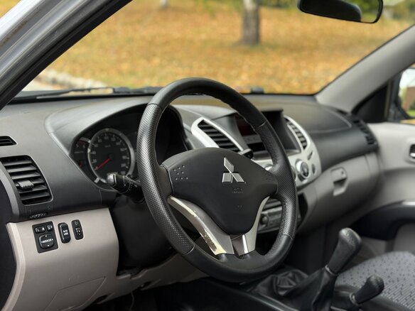 2011 Mitsubishi L200 IV, серебристый, 1499000 рублей - вид 6