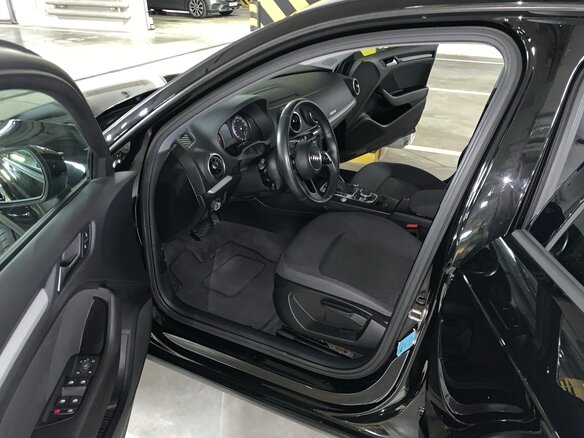 2019 Audi A3 III (8V) Рестайлинг, чёрный, 1320000 рублей - вид 9