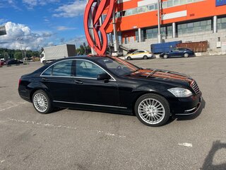 2010 Mercedes-Benz S-Класс 500 V (W221) Рестайлинг, чёрный, 2600000 рублей, вид 2