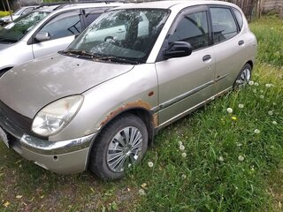 1998 Toyota Duet, серебристый, 60000 рублей, вид 1