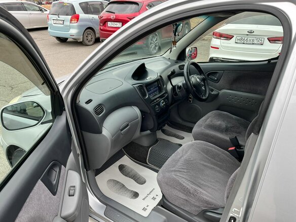 1999 Toyota FunCargo, серый, 449000 рублей - вид 10