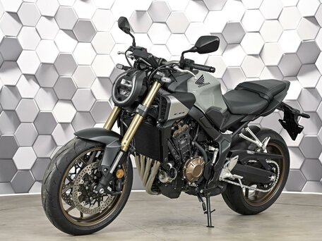 2026 Honda CB 650R, серый, 1377000 рублей, вид 2