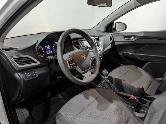 2022 Hyundai Solaris II Рестайлинг, белый - вид 14