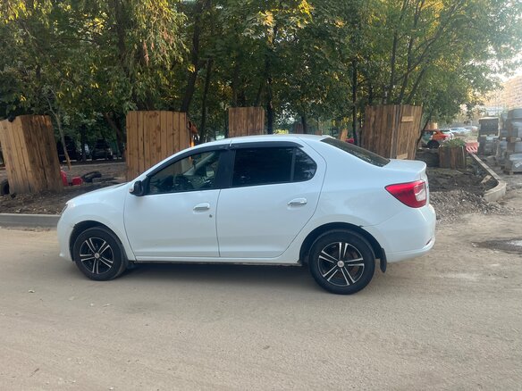 2017 Renault Logan II, белый, 600000 рублей - вид 4