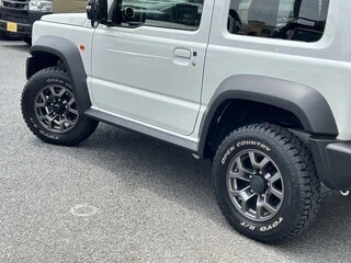 2023 Suzuki Jimny Sierra IV, белый, 1780000 рублей, вид 4