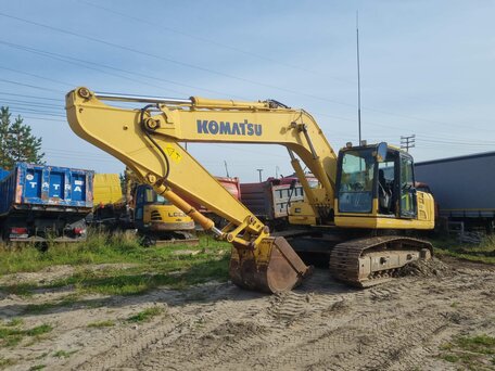 2016 Komatsu PC220-8, жёлтый, 5240000 рублей, вид 1