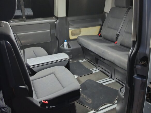 2003 Volkswagen Multivan T5, серый, 1050000 рублей - вид 8