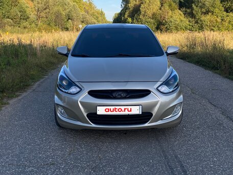 2011 Hyundai Solaris I, бежевый, 730000 рублей, вид 2