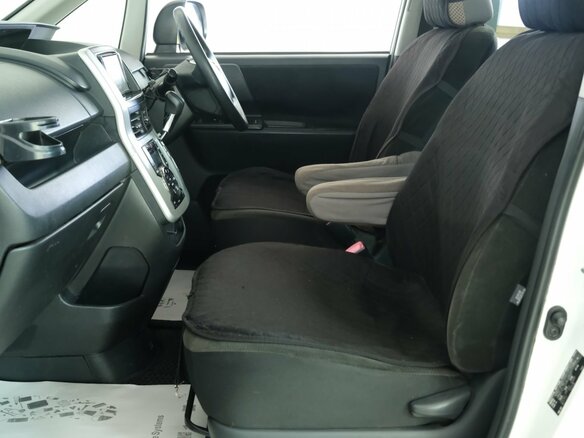 2010 Toyota Noah II (R70), белый, 1159000 рублей - вид 15