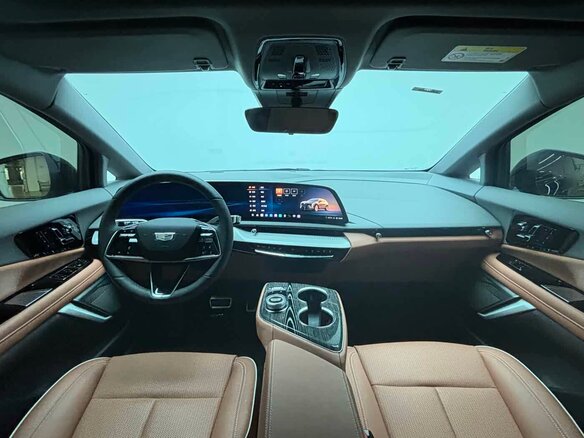 2026 Cadillac Lyriq, синий, 8000000 рублей - вид 9