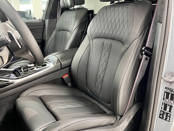 2026 BMW X7 40d I (G07) Рестайлинг, серый, 17999000 рублей - вид 17