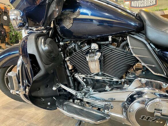 2018 Harley-Davidson CVO Limited, синий, 3500000 рублей - вид 19