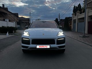 2020 Porsche Cayenne Coupé III, белый, 7500000 рублей, вид 3