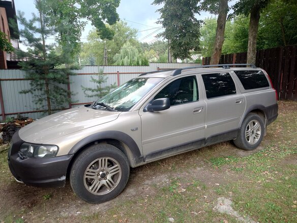 2004 Volvo XC70 I Рестайлинг, золотистый, 700000 рублей - вид 1