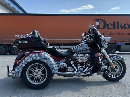 2013 Harley-Davidson Tri Glide, красный, 1800000 рублей, вид 3