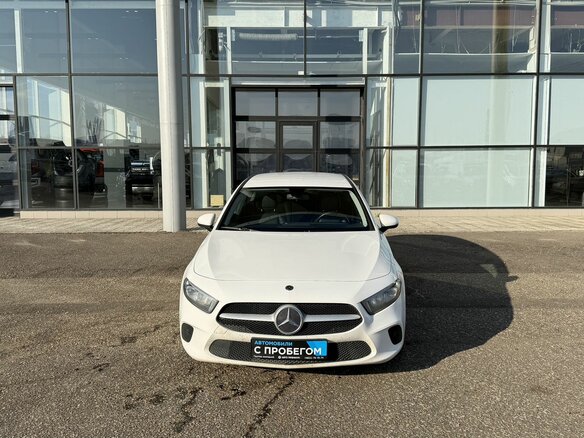 2019 Mercedes-Benz A-Класс 200 IV (W177), белый, 2035000 рублей - вид 1