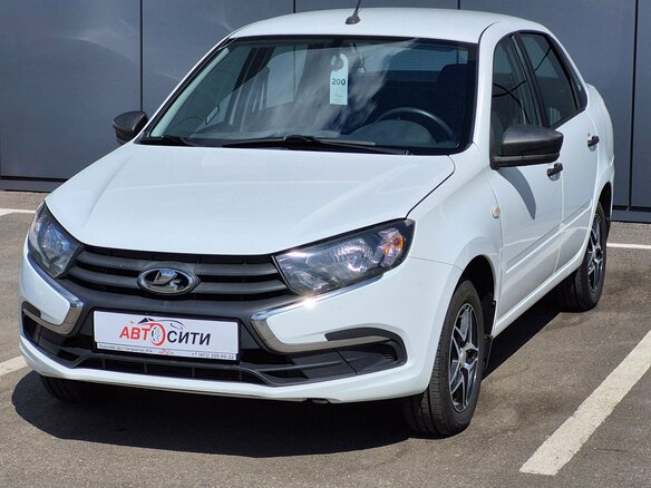 2018 Lada (ВАЗ) Granta I Рестайлинг, белый - вид 3