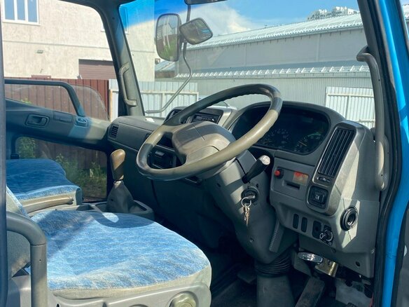 2001 Fuso (Mitsubishi) Fighter, синий, 4500000 рублей - вид 13