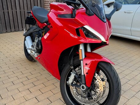 2021 Ducati Supersport, красный, 1150000 рублей, вид 4