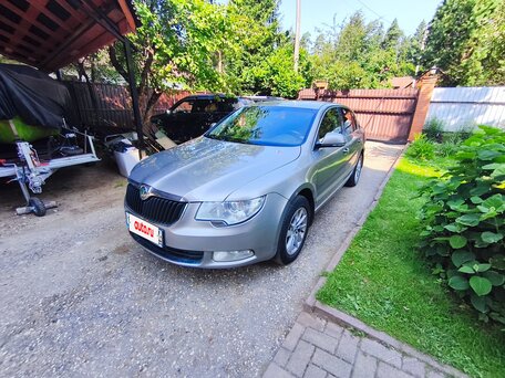 2011 Skoda Superb II, серый, 740000 рублей, вид 2