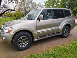 2004 Mitsubishi Pajero III Рестайлинг, бежевый, 1200000 рублей, вид 4