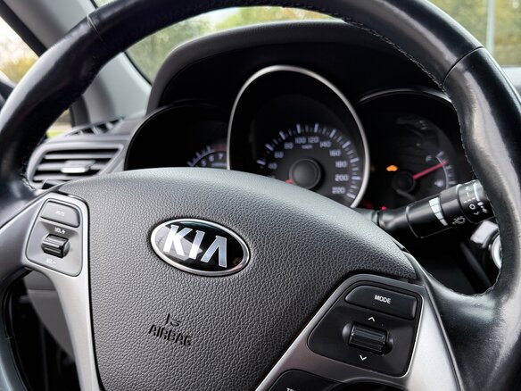 2016 Kia Rio III Рестайлинг, чёрный - вид 9