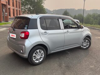2018 Toyota Passo III, серебристый, 960000 рублей, вид 4