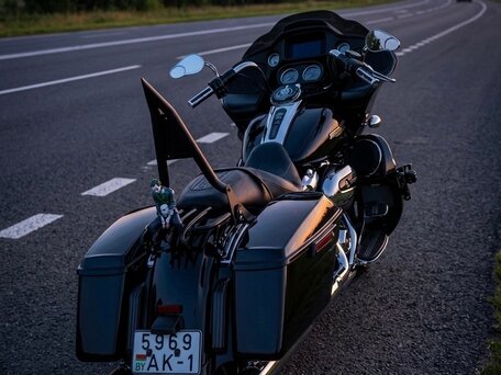2023 Harley-Davidson Road Glide, чёрный, 1850000 рублей, вид 3