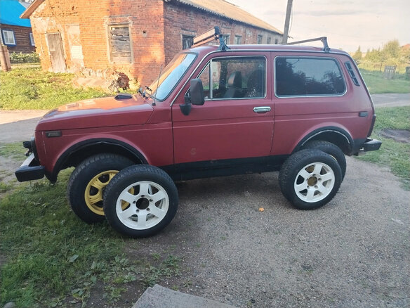 1994 Lada (ВАЗ) 2121 (4x4) I Рестайлинг, красный, 210000 рублей - вид 4
