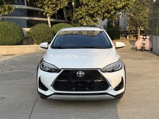 2023 Toyota Yaris L XP150 Рестайлинг, белый, 1055000 рублей, вид 2