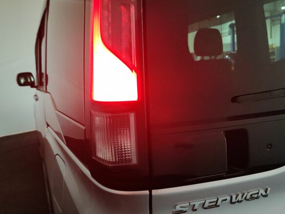 2015 Honda Stepwgn Spada V, серый, 1870000 рублей - вид 25
