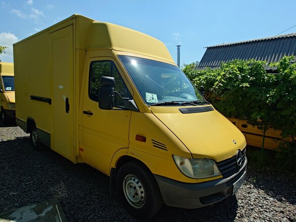 2002 Mercedes-Benz Sprinter, жёлтый, 1500000 рублей - вид 1