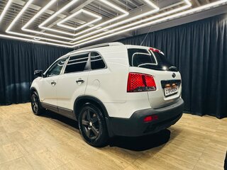 2011 Kia Sorento II, белый, 1699000 рублей, вид 4