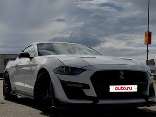 2018 Ford Mustang VI Рестайлинг, белый, 2200000 рублей, вид 3