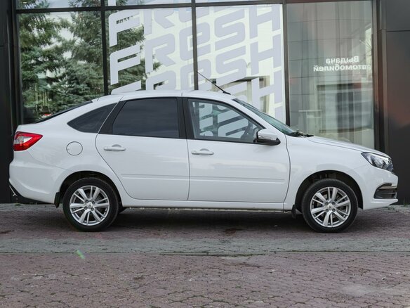2025 Lada (ВАЗ) Granta I Рестайлинг, белый, 924000 рублей - вид 4