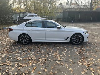 2021 BMW 5 серии 530i VII (G30/G31/G38) Рестайлинг, белый, 5650000 рублей, вид 3