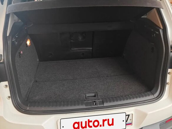 2011 Volkswagen Tiguan I Рестайлинг, белый - вид 4