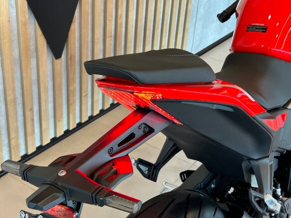 2026 Voge 525RR, красный, 577000 рублей - вид 11