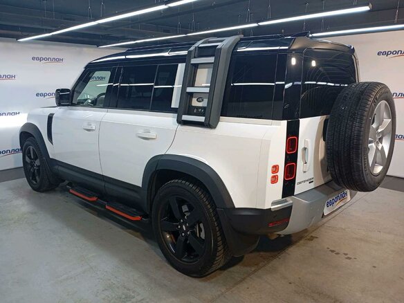 2021 Land Rover Defender 110 II, белый, 7100000 рублей - вид 3
