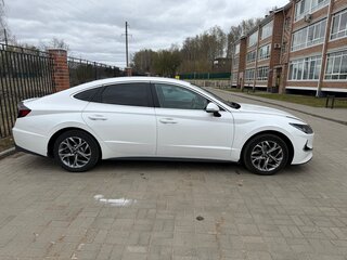 2019 Hyundai Sonata VII (LF) Рестайлинг, белый, 2050000 рублей, вид 4