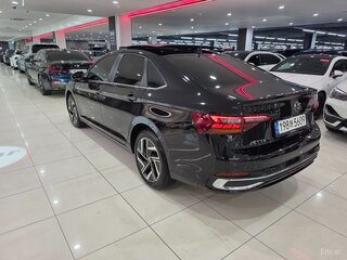 2022 Volkswagen Jetta VII Рестайлинг, чёрный, 1780000 рублей, вид 3