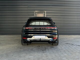 2026 Porsche Cayenne GTS Coupé III Рестайлинг, чёрный, 28900000 рублей, вид 4