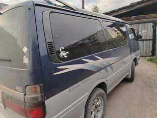 1996 Toyota HiAce H100, серебристый, 500000 рублей, вид 3