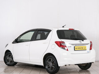 2016 Toyota Vitz III (XP130) Рестайлинг, белый, 929000 рублей, вид 4