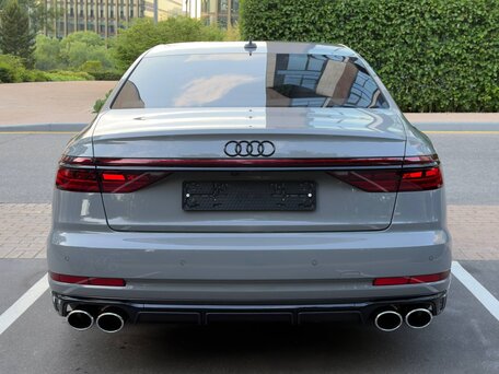 2025 Audi S8 IV (D5) Рестайлинг, серый, 21500000 рублей, вид 4