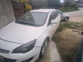 2013 Opel Astra J Рестайлинг, белый, 295000 рублей, вид 2