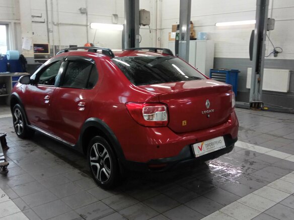 2020 Renault Logan Stepway II Рестайлинг, красный, 1049000 рублей - вид 3