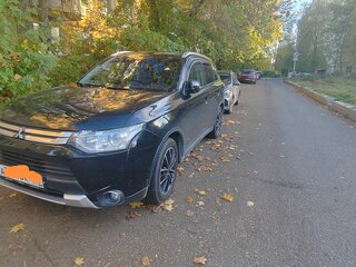 2014 Mitsubishi Outlander III Рестайлинг, чёрный, 1900000 рублей, вид 4